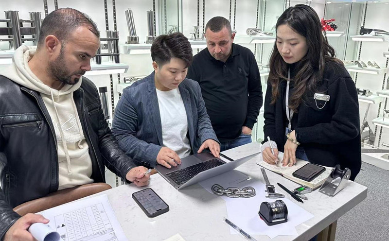 Bay SM'in Andy Marine'i ziyaret etmesine hoş geldiniz!